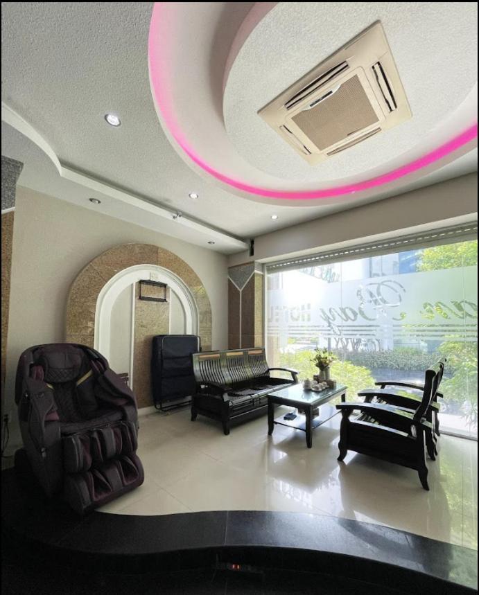 Ocean Bay Hotel Nha Trang Exterior photo
